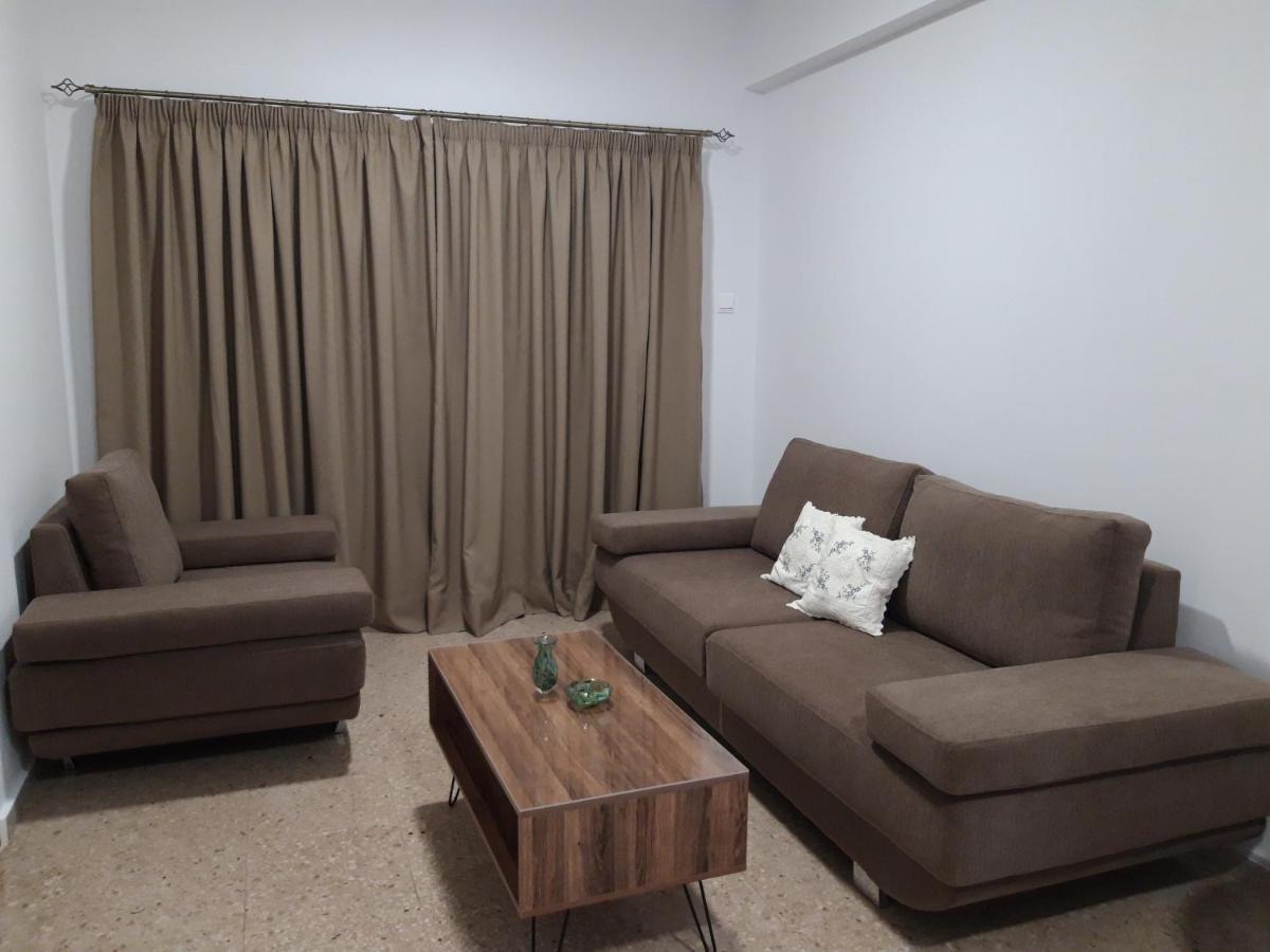 Costas Two-Bedroom Ground Floor Apartment Paphos Exterior foto