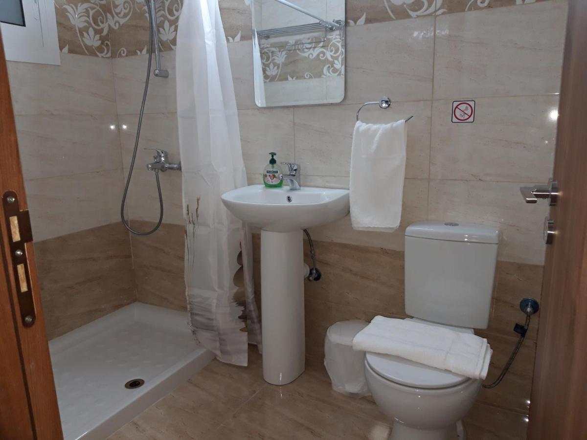 Costas Two-Bedroom Ground Floor Apartment Paphos Exterior foto
