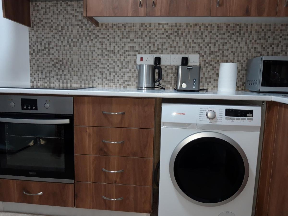 Costas Two-Bedroom Ground Floor Apartment Paphos Exterior foto