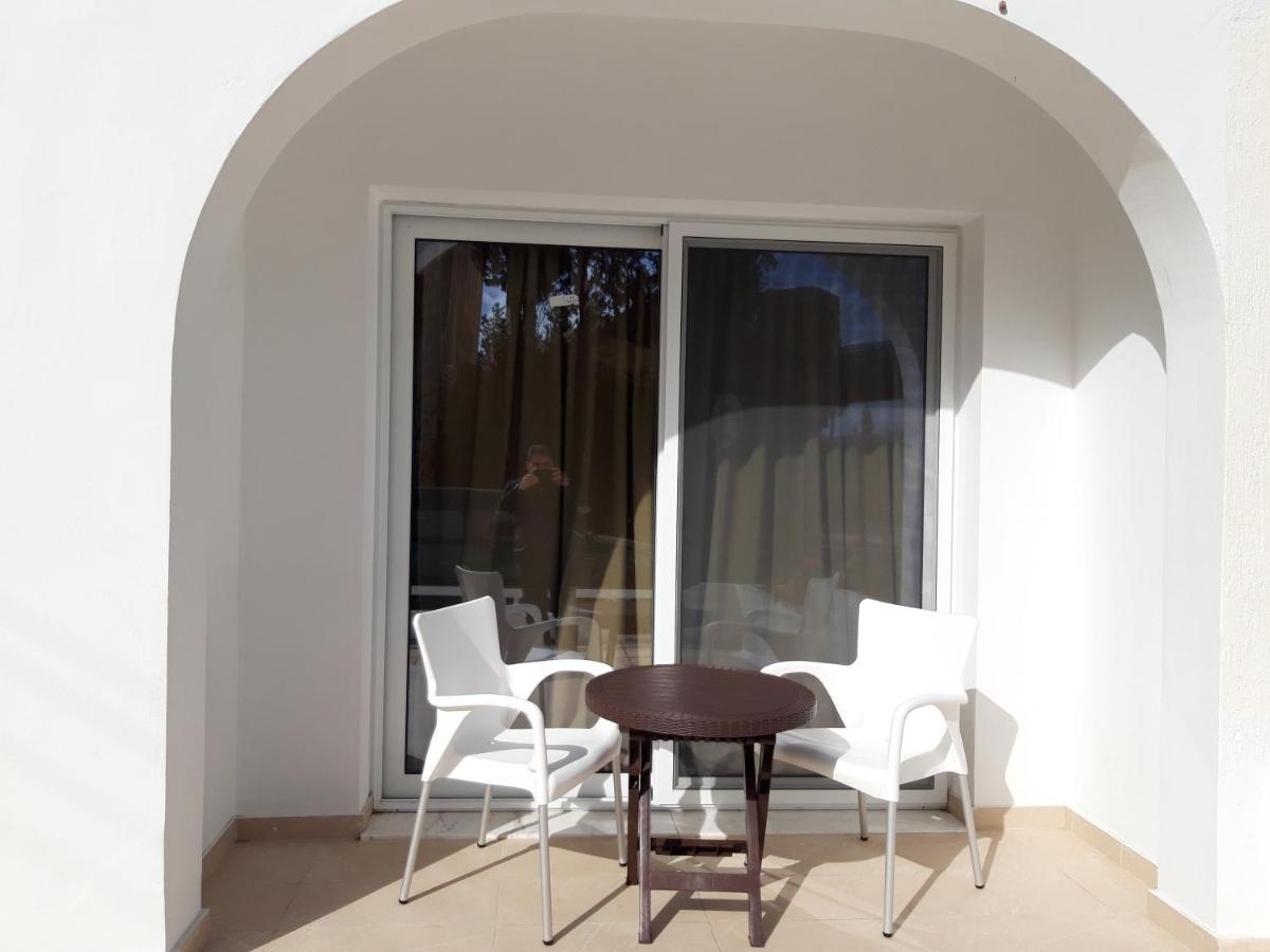 Costas Two-Bedroom Ground Floor Apartment Paphos Exterior foto
